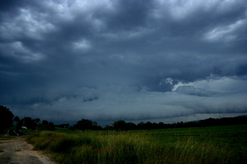 cumulonimbus thunderstorm_base : S of Nambucca Heads, NSW   28 December 2005