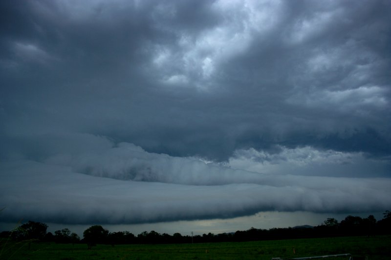 cumulonimbus thunderstorm_base : S of Nambucca Heads, NSW   28 December 2005