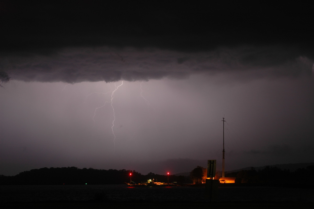 lightning lightning_bolts : Ballina, NSW   28 December 2005