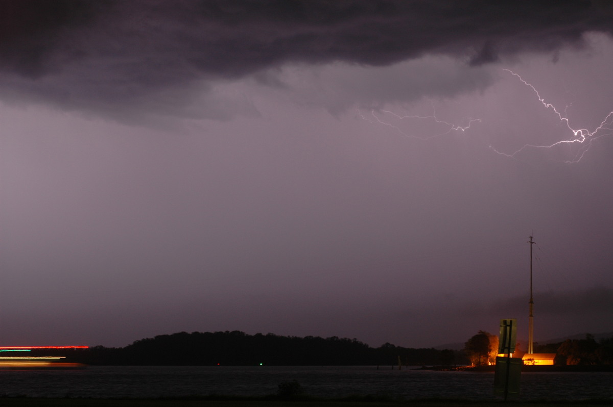 lightning lightning_bolts : Ballina, NSW   28 December 2005