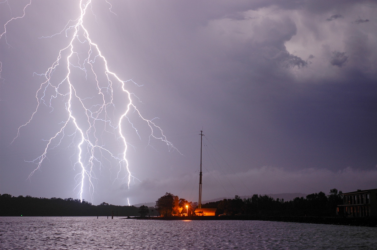 lightning lightning_bolts : Ballina, NSW   28 December 2005