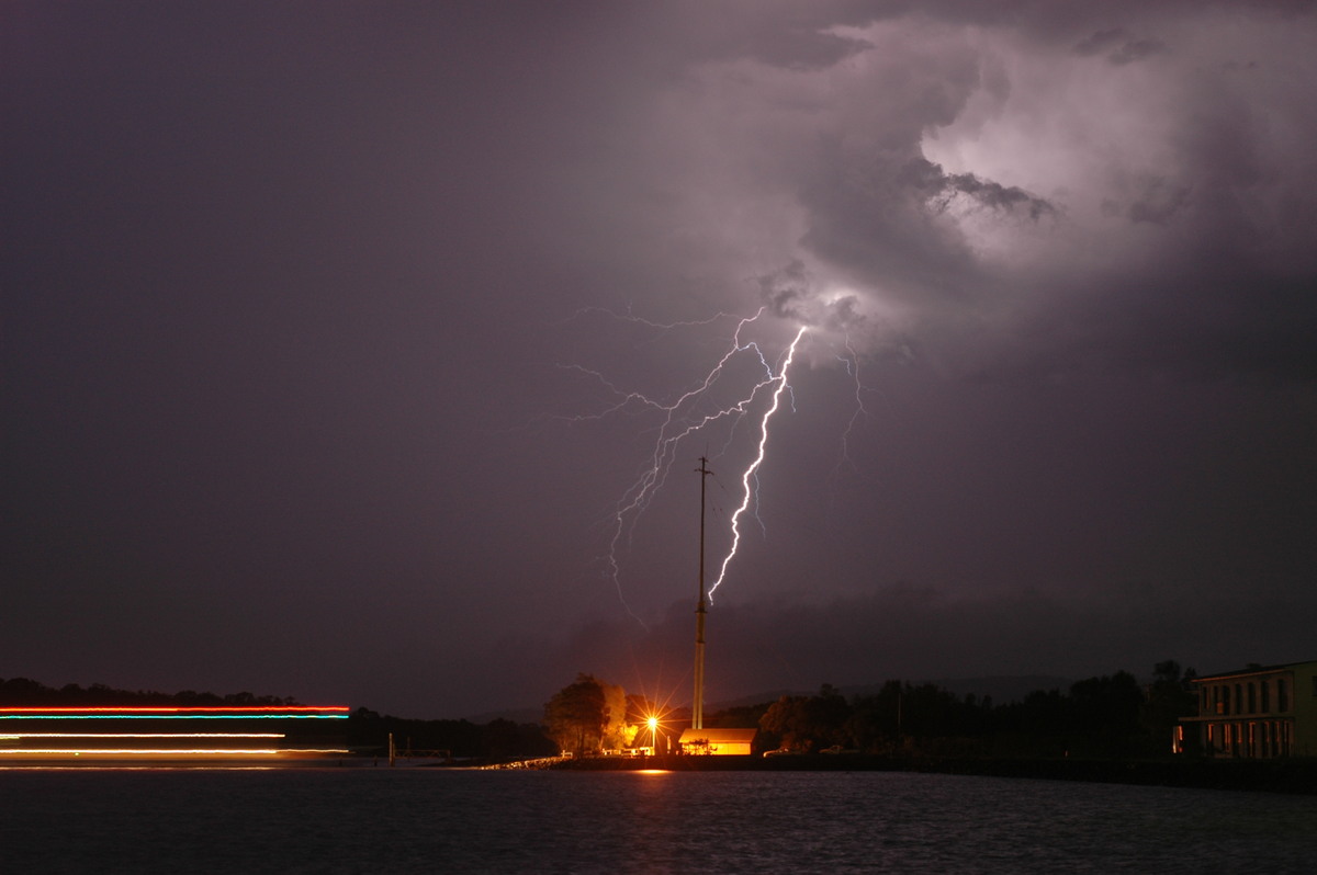 lightning lightning_bolts : Ballina, NSW   28 December 2005