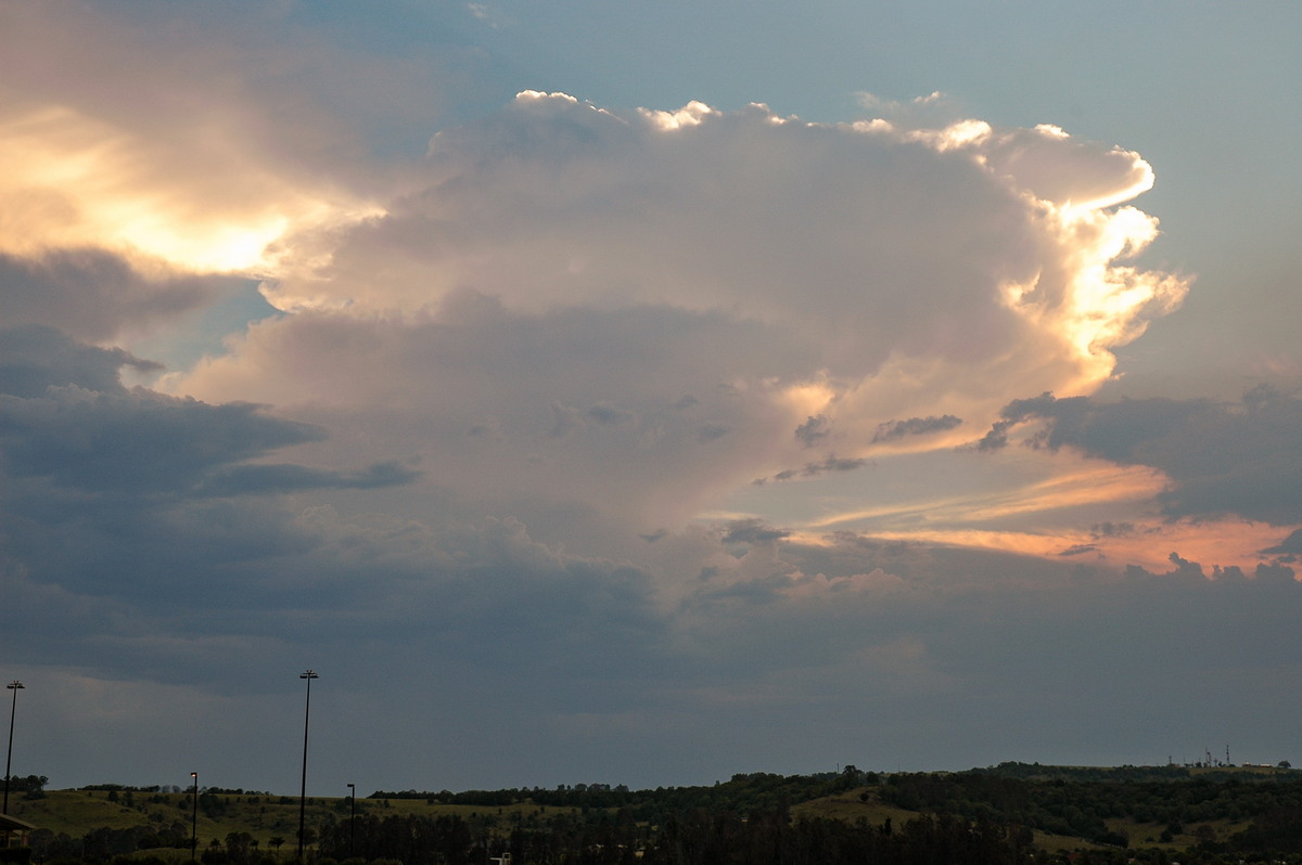 thunderstorm cumulonimbus_incus : Lismore, NSW   3 January 2006