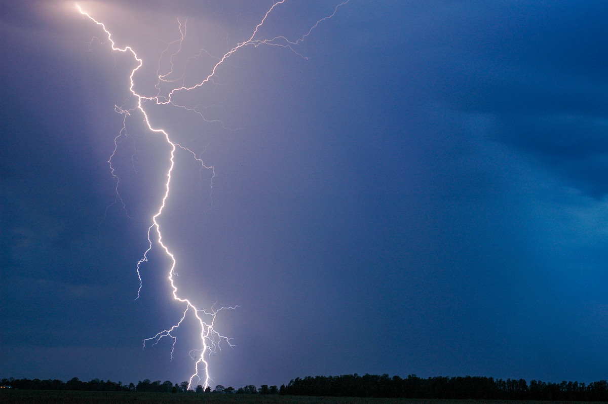 lightning lightning_bolts : S of Lismore, NSW   3 January 2006