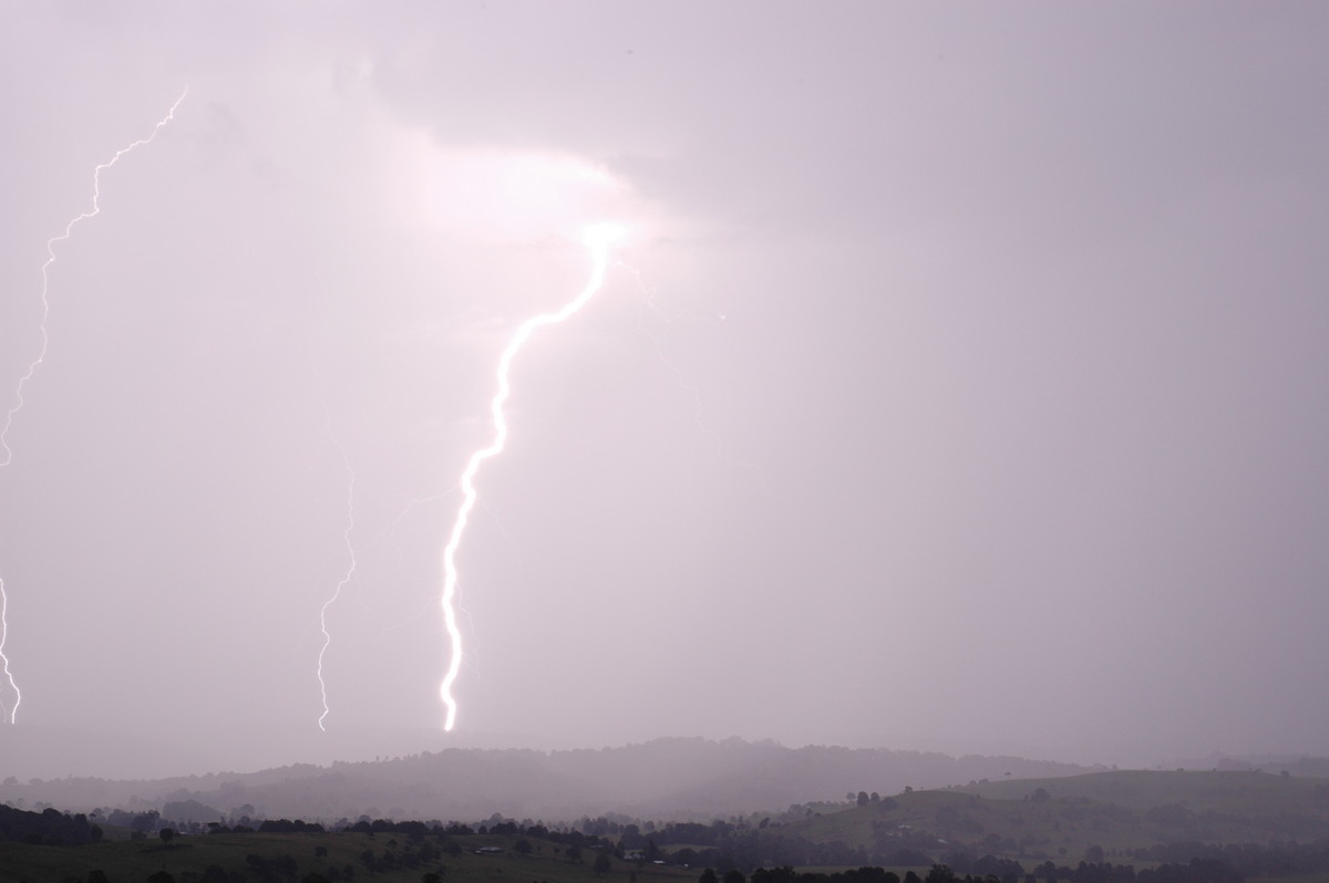 lightning lightning_bolts : McLeans Ridges, NSW   3 January 2006