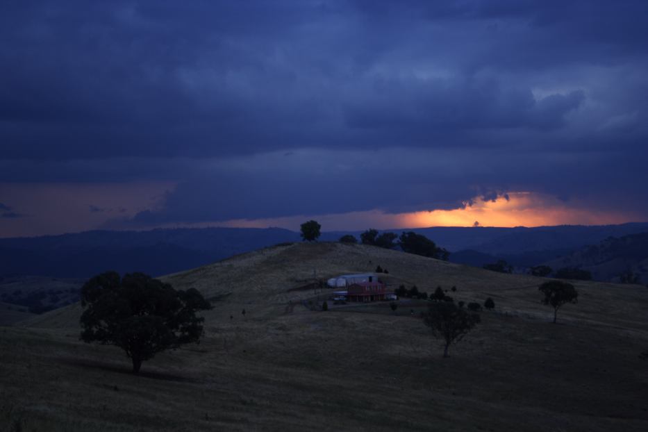 cumulonimbus thunderstorm_base : Sofala, NSW   6 January 2006