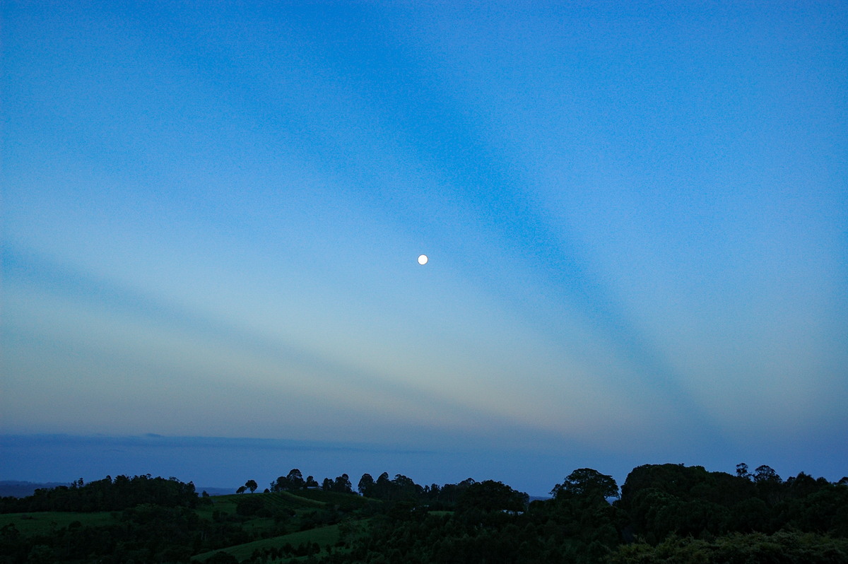 halosundog halo_sundog_crepuscular_rays : McLeans Ridges, NSW   12 January 2006