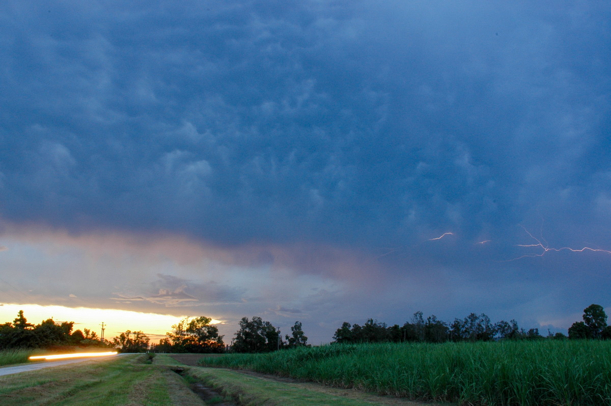 lightning lightning_bolts : near Maclean, NSW   13 February 2006