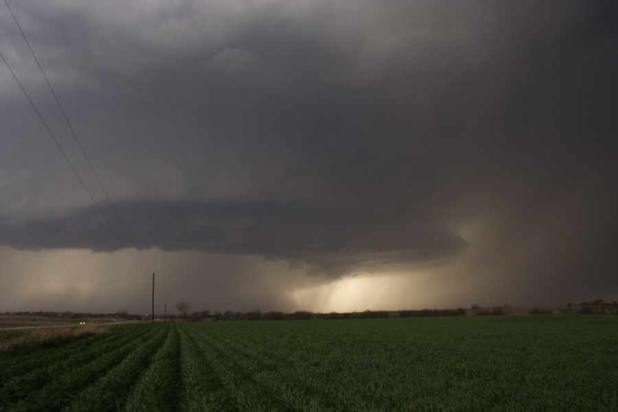 cumulonimbus thunderstorm_base : E of Beatrice, Nebraska, USA   15 April 2006