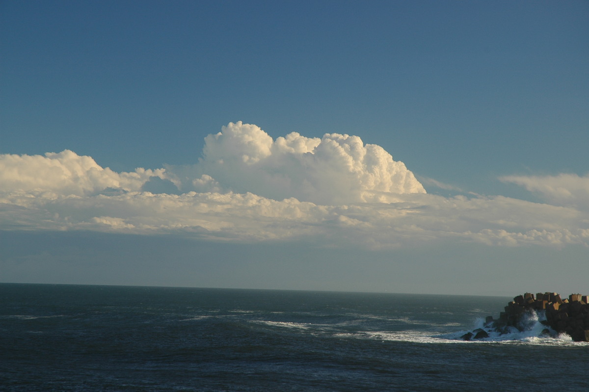 thunderstorm cumulonimbus_calvus : Ballina, NSW   15 April 2006