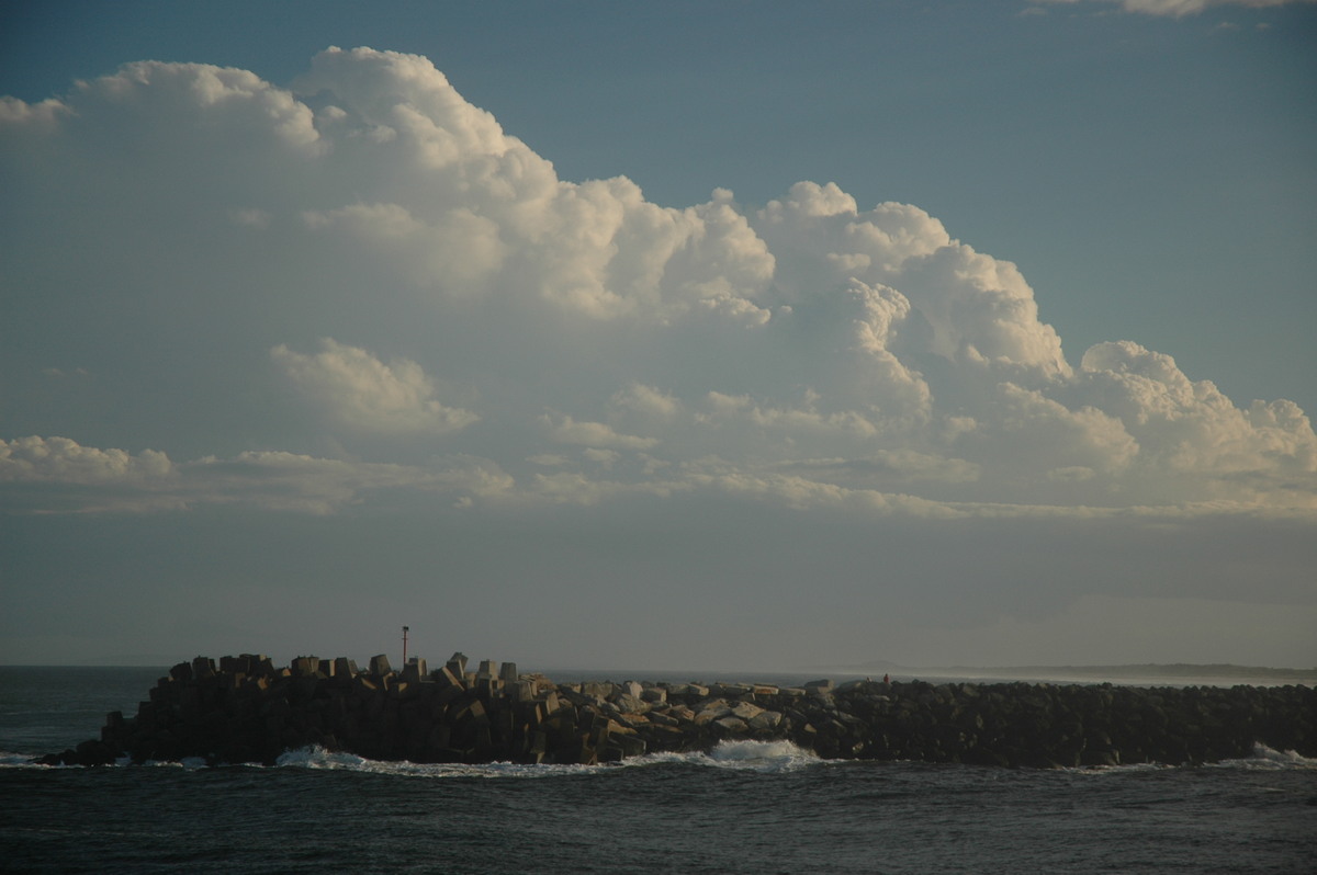 thunderstorm cumulonimbus_calvus : Ballina, NSW   15 April 2006