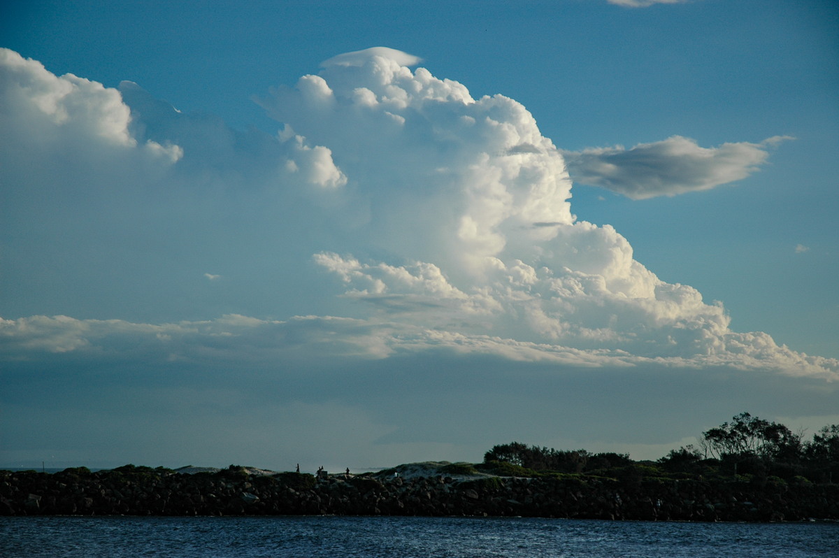 pileus pileus_cap_cloud : Ballina, NSW   15 April 2006