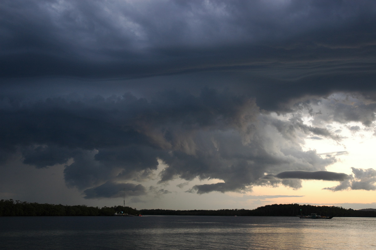 cumulonimbus thunderstorm_base : Ballina, NSW   15 April 2006