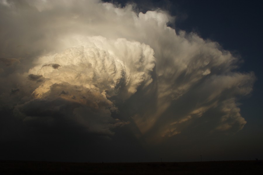 thunderstorm cumulonimbus_incus : Patricia, Texas, USA   5 May 2006