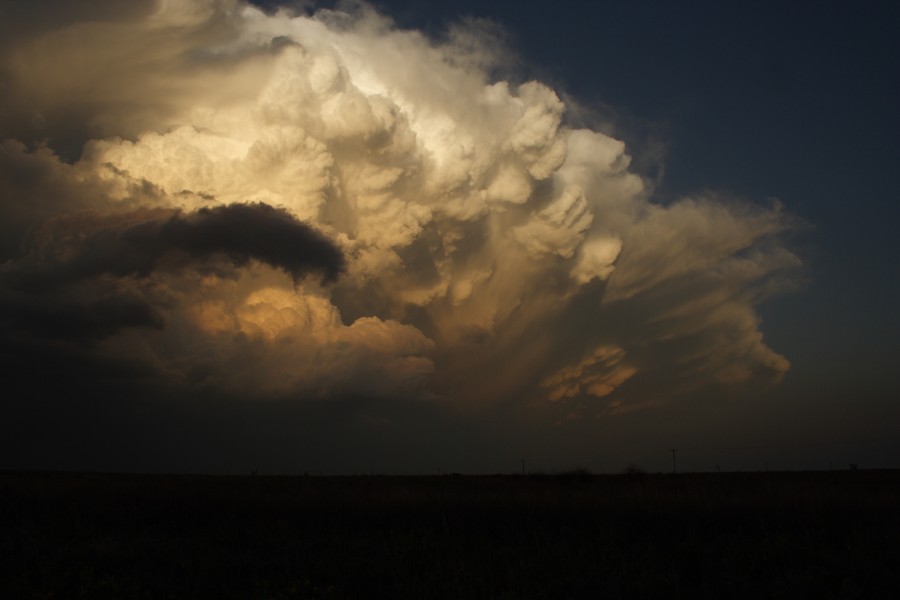 updraft thunderstorm_updrafts : Patricia, Texas, USA   5 May 2006