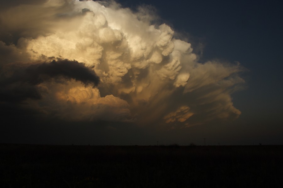 updraft thunderstorm_updrafts : S of Patricia, Texas, USA   5 May 2006