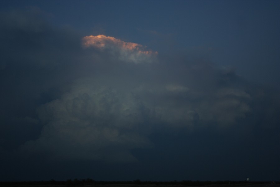 cumulonimbus supercell_thunderstorm : S of Patricia, Texas, USA   5 May 2006