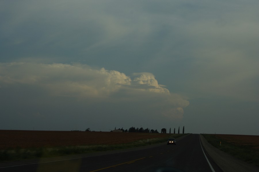 thunderstorm cumulonimbus_incus : S of Lamesa, Texas, USA   7 May 2006