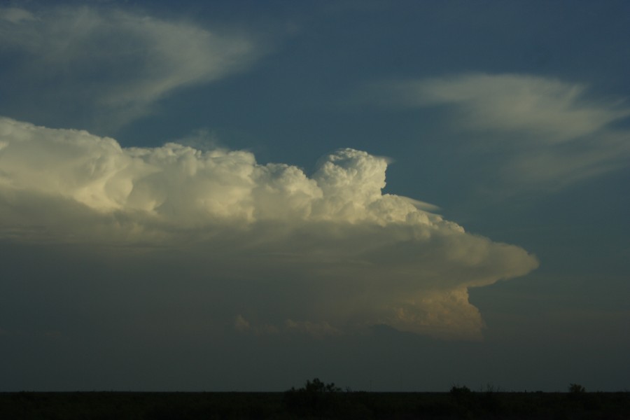 pileus pileus_cap_cloud : S of Lamesa, Texas, USA   7 May 2006