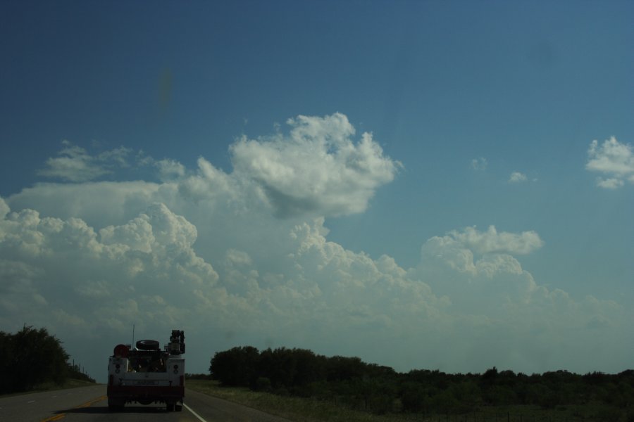 thunderstorm cumulonimbus_calvus : Senora, Texas, USA   14 May 2006