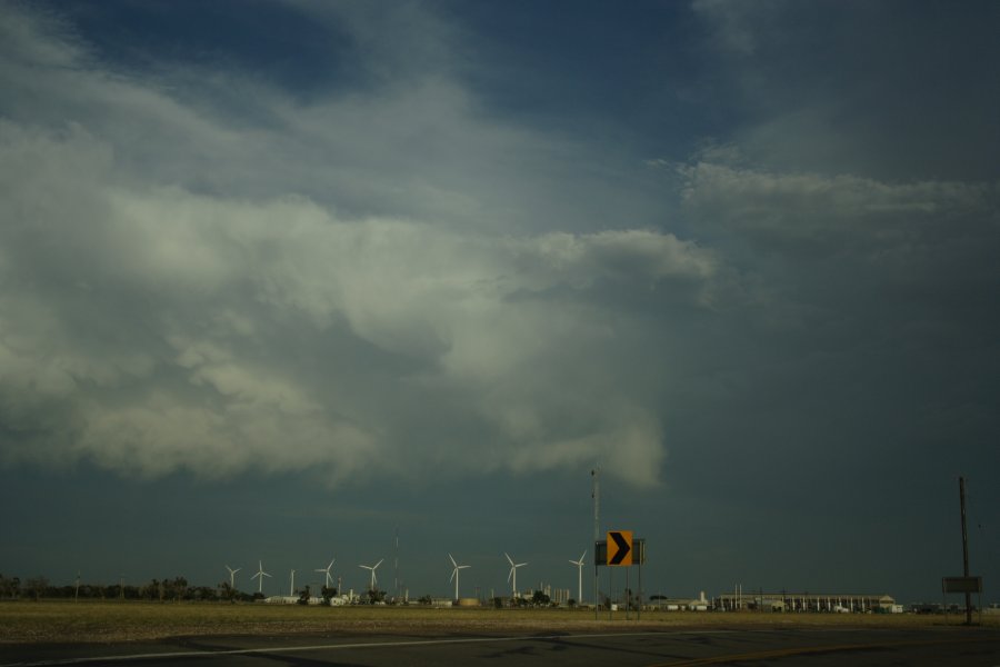 thunderstorm cumulonimbus_incus : S of Guymon, Oklahoma, USA   21 May 2006