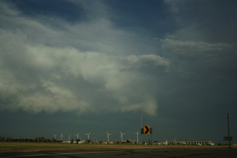 mammatus mammatus_cloud : S of Guymon, Oklahoma, USA   21 May 2006