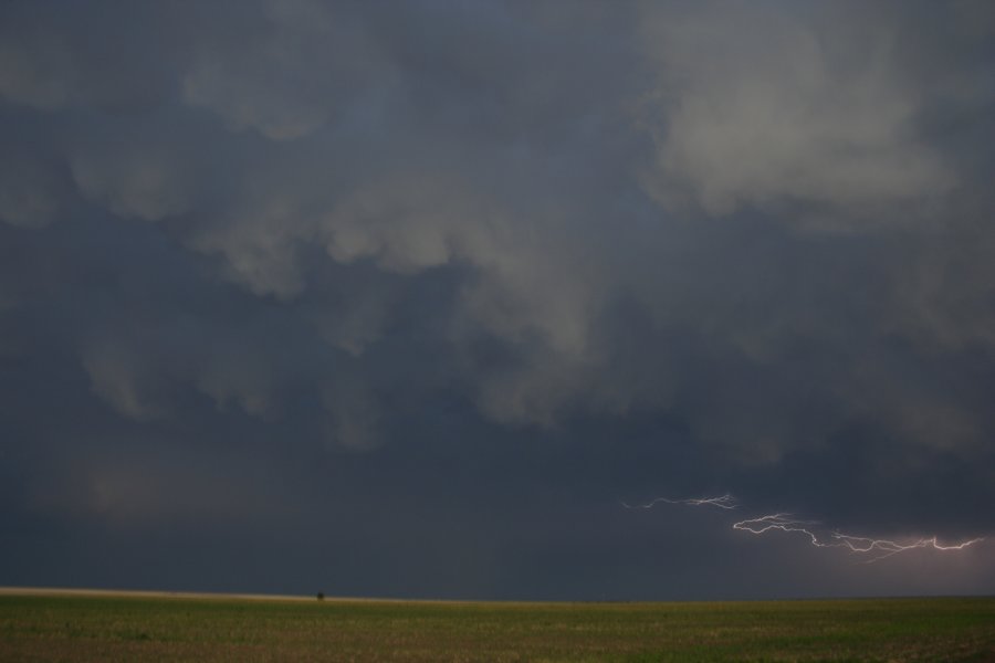 lightning lightning_bolts : N of Stinnett, Texas, USA   21 May 2006