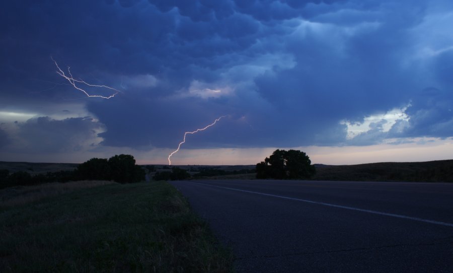 lightning lightning_bolts : N of Woodward, Oklahoma, USA   25 May 2006