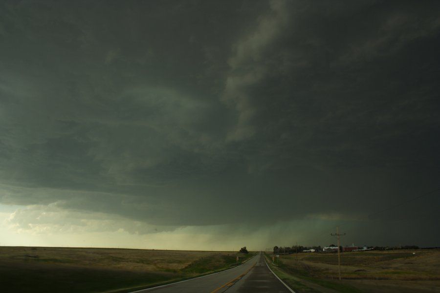 cumulonimbus supercell_thunderstorm : SW of Hoxie, Kansas, USA   26 May 2006