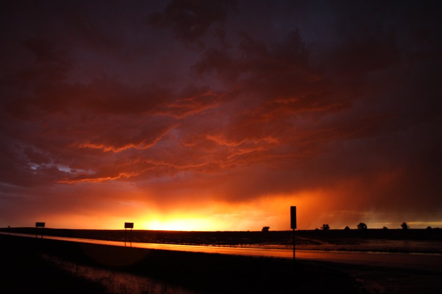 sunset sunset_pictures : SW of Hoxie, Kansas, USA   26 May 2006