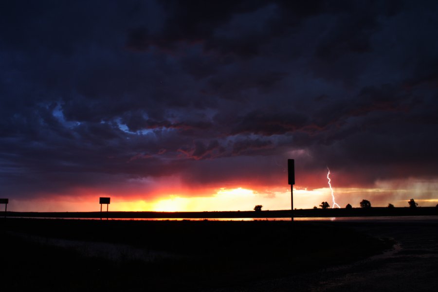 sunset sunset_pictures : near Hoxie, Kansas, USA   26 May 2006