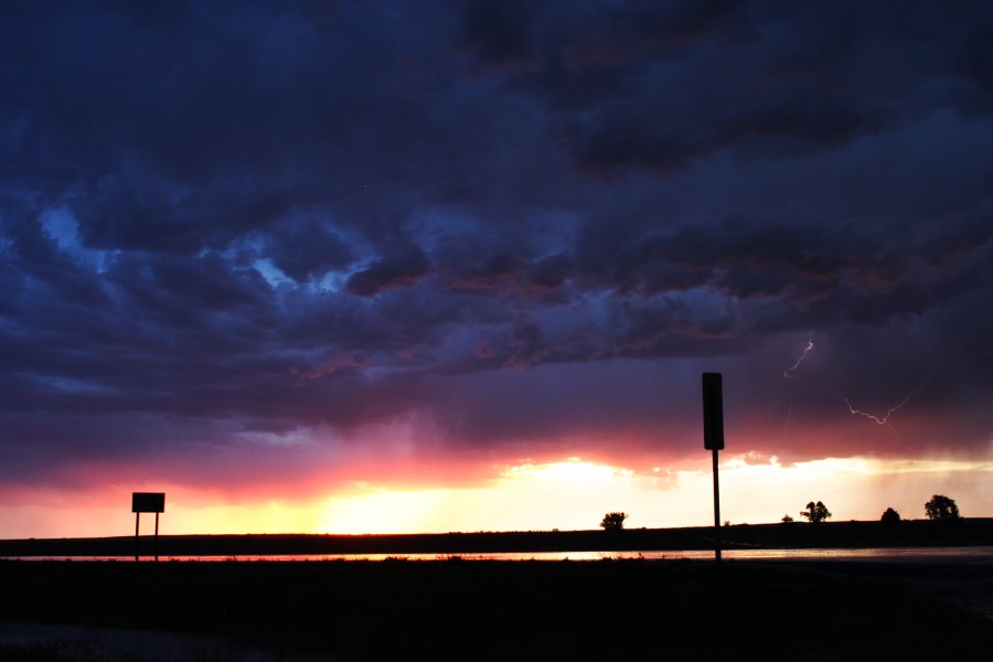 lightning lightning_bolts : near Hoxie, Kansas, USA   26 May 2006