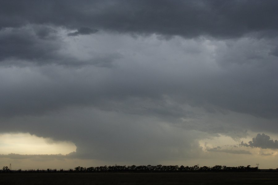 cumulonimbus supercell_thunderstorm : S of Bismark, North Dakota, USA   27 May 2006