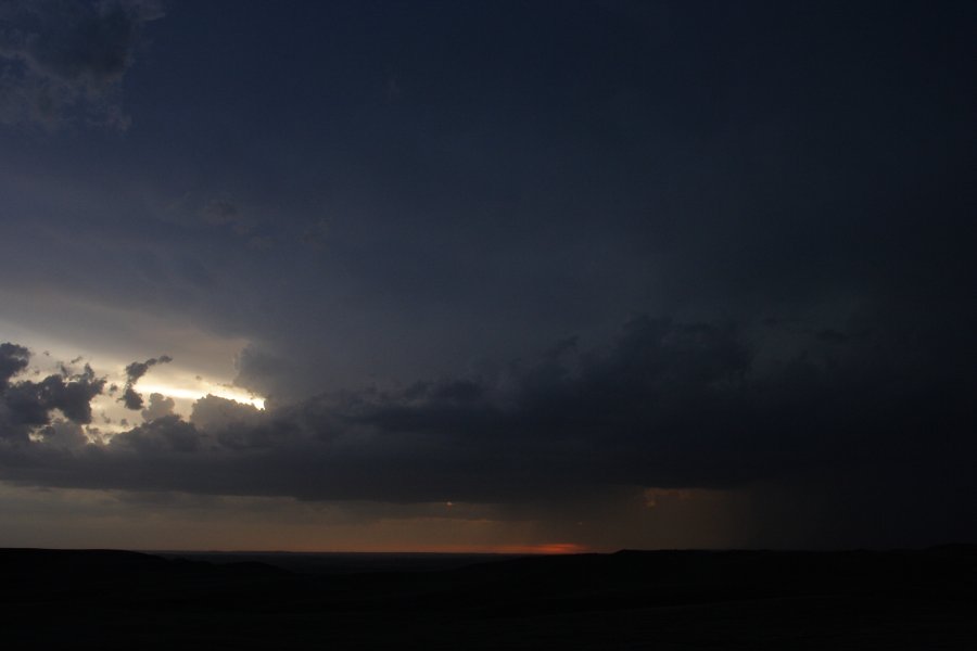 cumulonimbus thunderstorm_base : S of Bismark, North Dakota, USA   27 May 2006