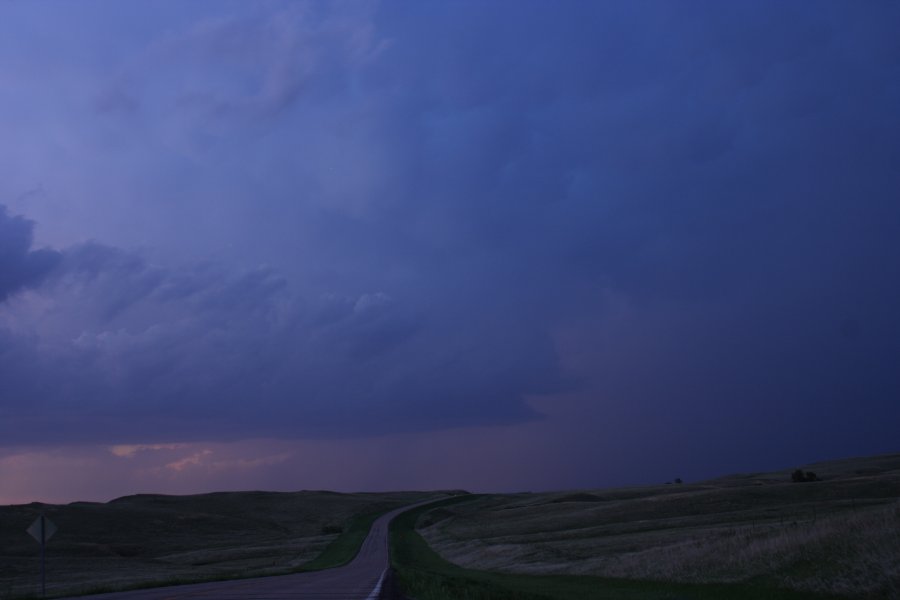 cumulonimbus thunderstorm_base : S of Bismark, North Dakota, USA   27 May 2006