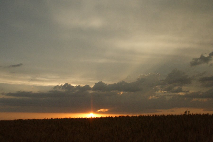 halosundog halo_sundog_crepuscular_rays : SE of Kinsley, Kansas, USA   29 May 2006