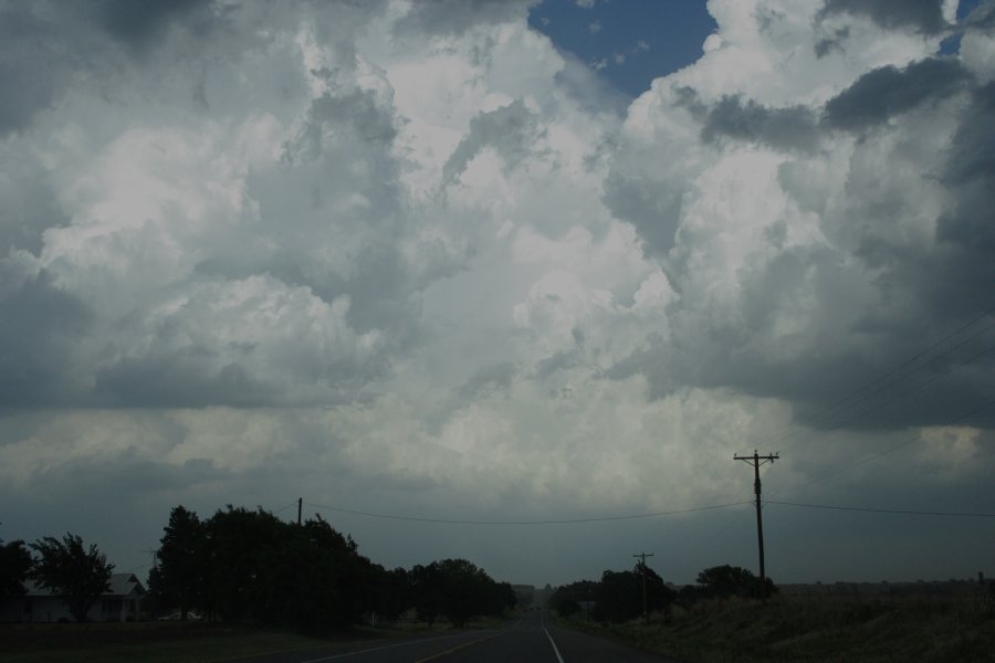 thunderstorm cumulonimbus_incus : E of Wheeler, Texas, USA   30 May 2006