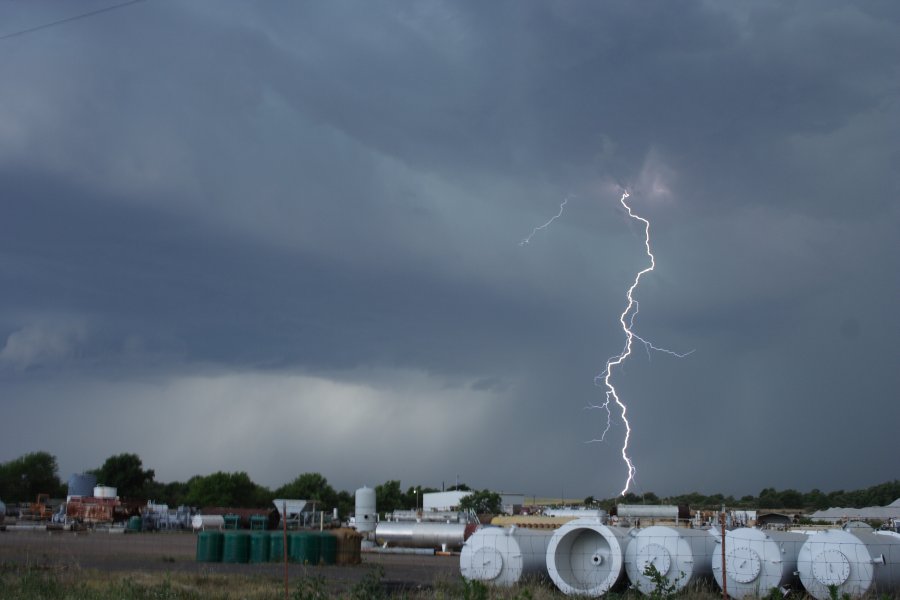 lightning lightning_bolts : near Sayre, Oklahoma, USA   30 May 2006