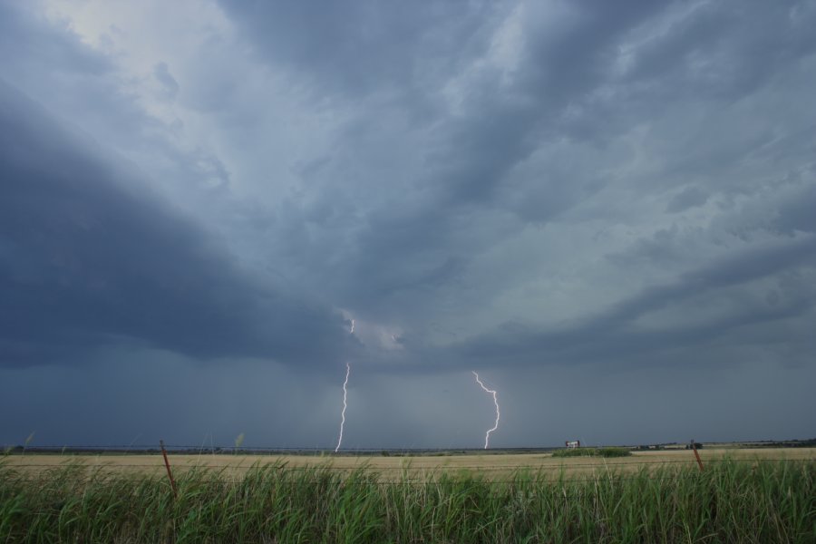 lightning lightning_bolts : near Mangum, Oklahoma, USA   30 May 2006