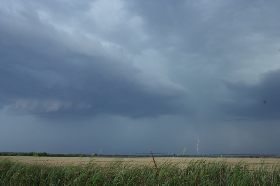 lightning lightning_bolts : near Mangum, Oklahoma, USA   30 May 2006