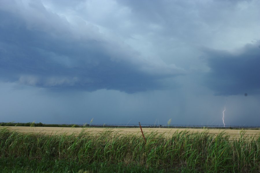 lightning lightning_bolts : near Mangum, Oklahoma, USA   30 May 2006