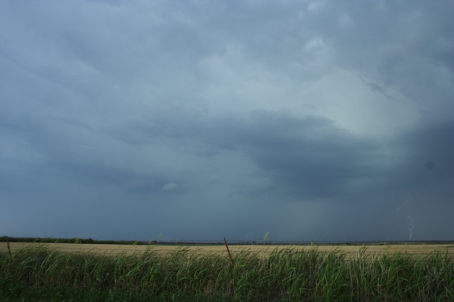 lightning lightning_bolts : near Mangum, Oklahoma, USA   30 May 2006