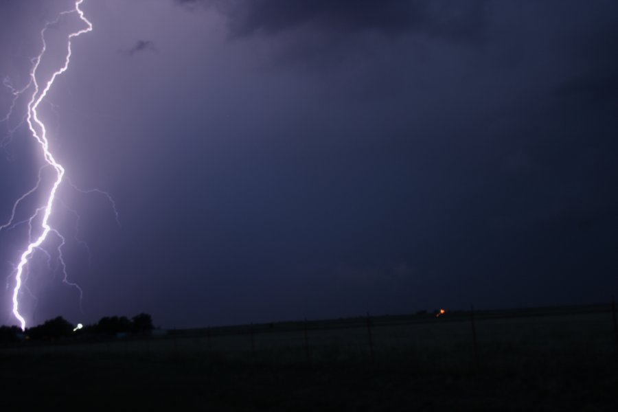 lightning lightning_bolts : near Mangum, Oklahoma, USA   30 May 2006