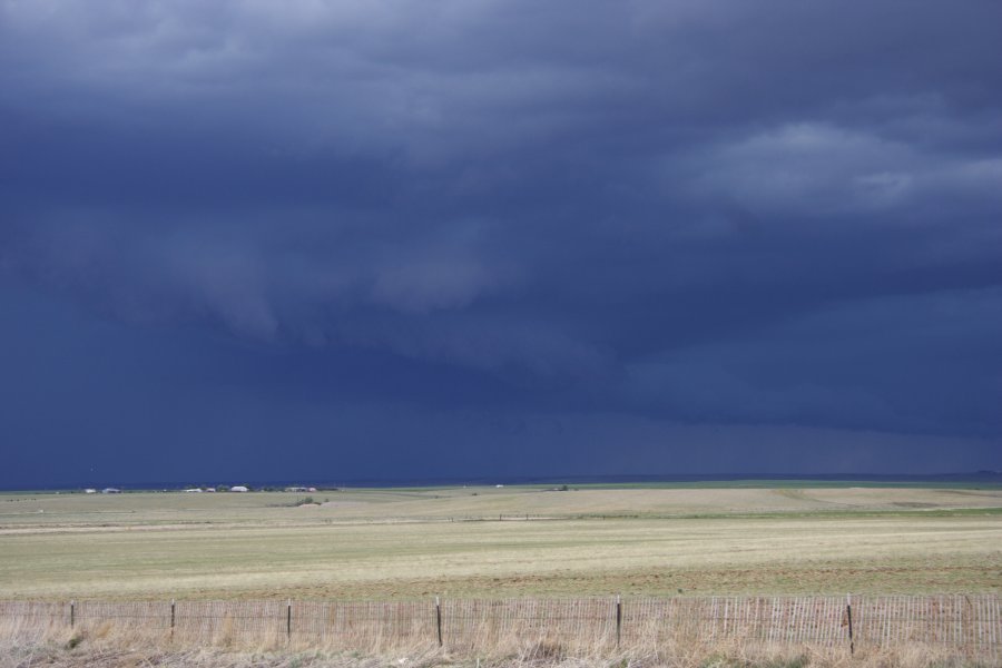 wallcloud thunderstorm_wall_cloud : E of Limon, Colorado, USA   31 May 2006