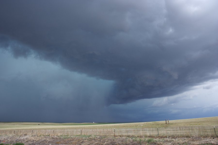 cumulonimbus supercell_thunderstorm : E of Limon, Colorado, USA   31 May 2006