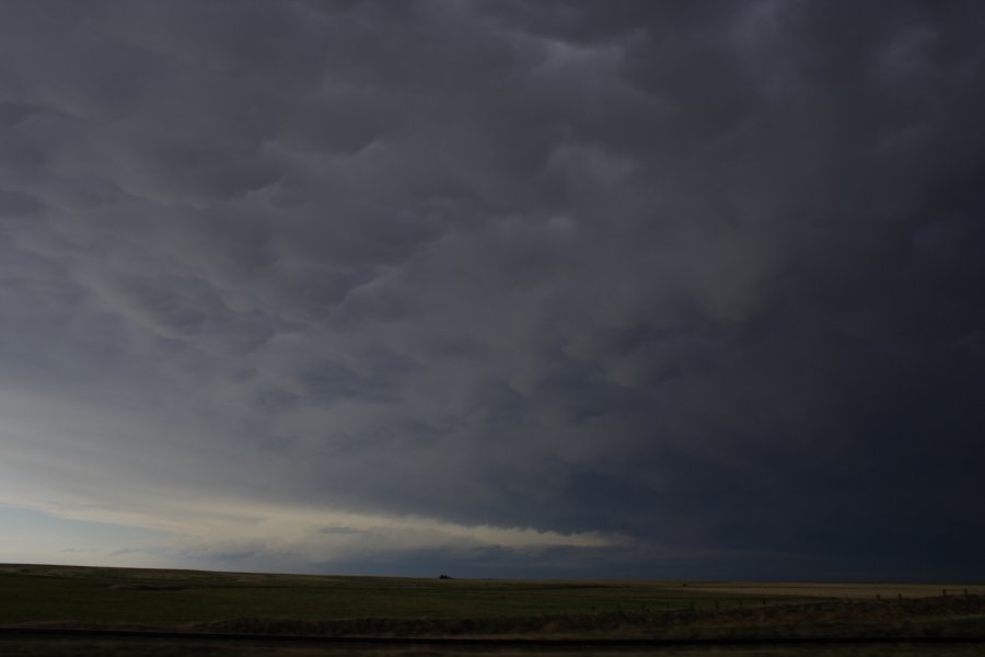 mammatus mammatus_cloud : E of Limon, Colorado, USA   31 May 2006