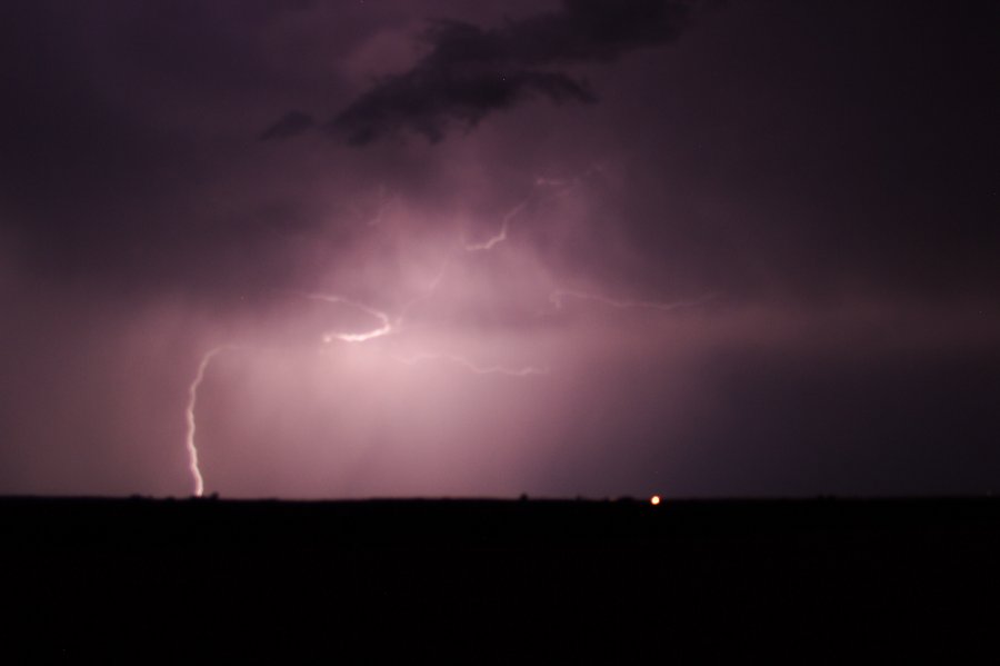 lightning lightning_bolts : Shattuck, Oklahoma, USA   3 June 2006