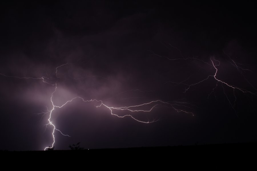 lightning lightning_bolts : Shattuck, Oklahoma, USA   3 June 2006