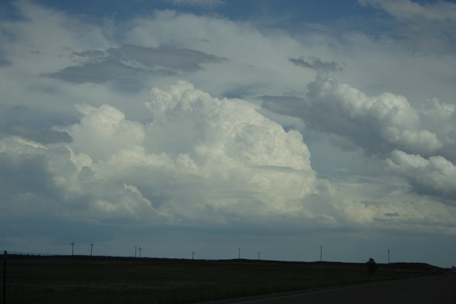thunderstorm cumulonimbus_calvus : NW of Newcastle, Wyoming, USA   9 June 2006