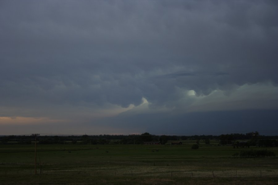 shelfcloud shelf_cloud : SE of Authur, Nebraska, USA   10 June 2006